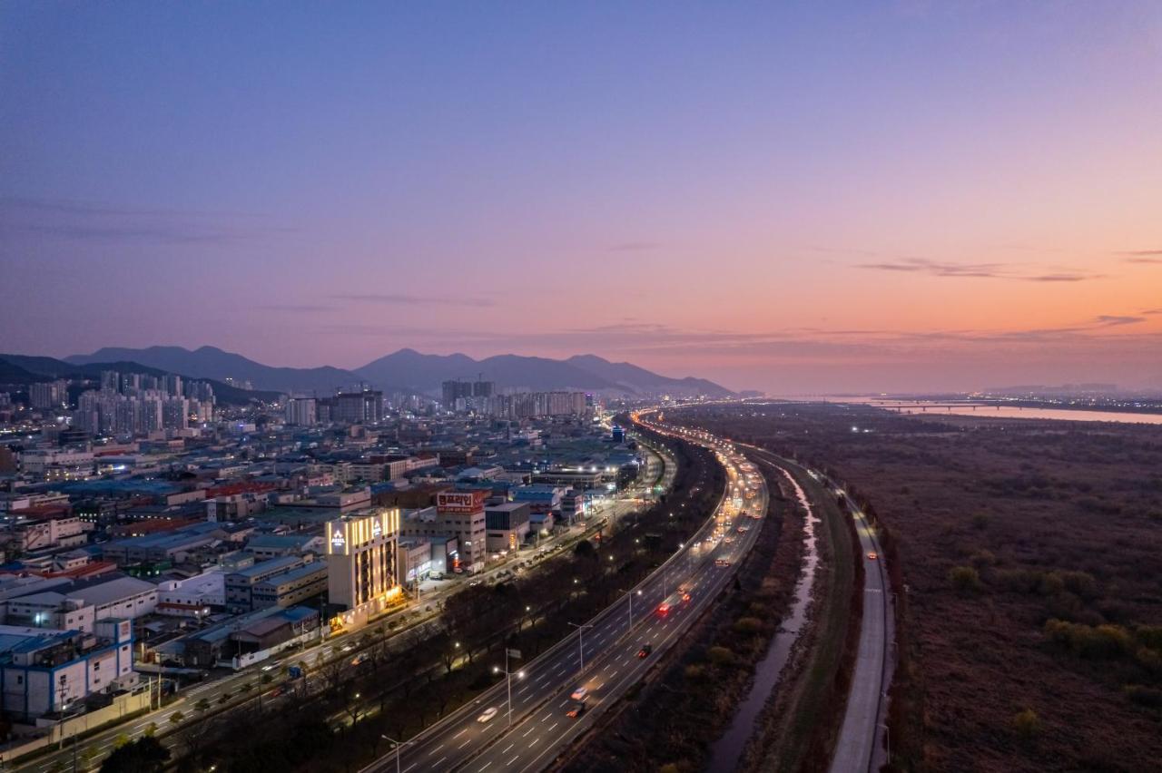 Ariel Hotel Busan Exteriör bild