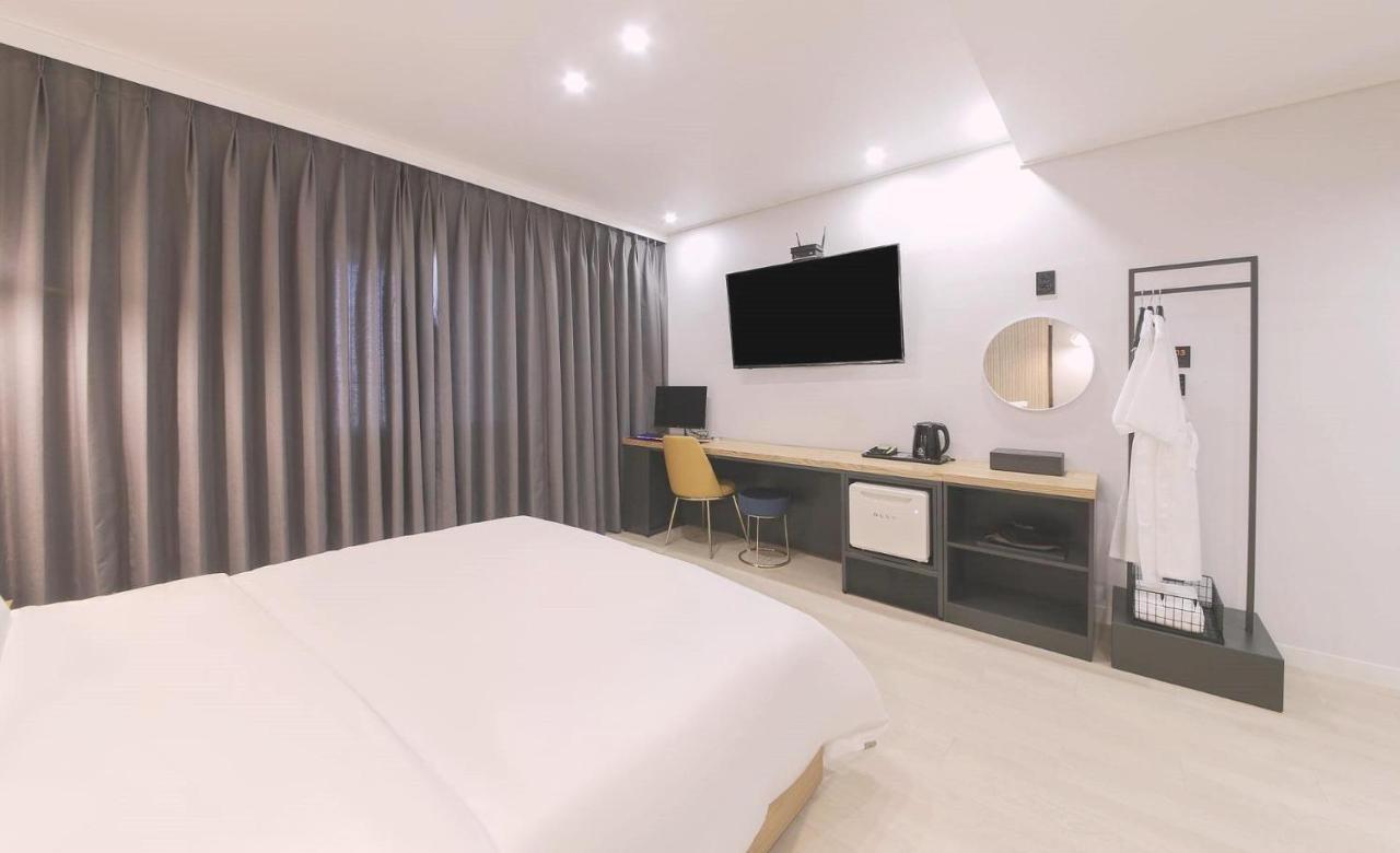 Ariel Hotel Busan Exteriör bild