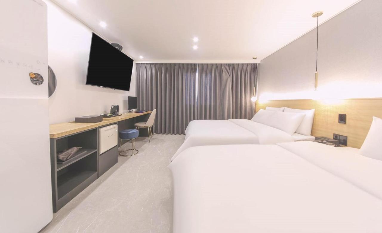 Ariel Hotel Busan Exteriör bild