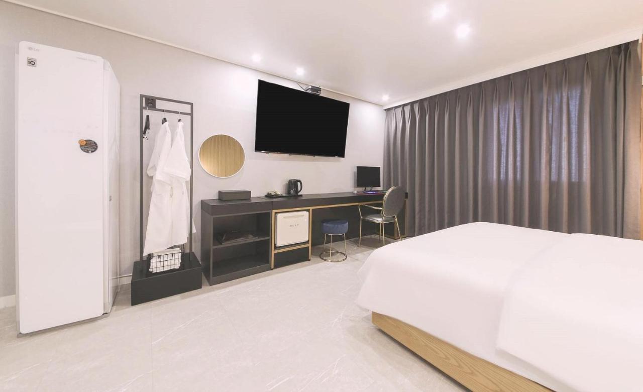 Ariel Hotel Busan Exteriör bild